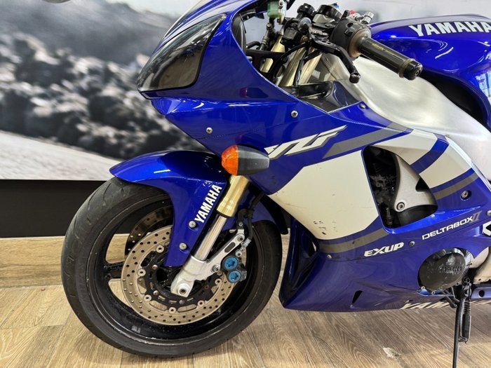 2001 Yamaha YZF-R1 BLUE