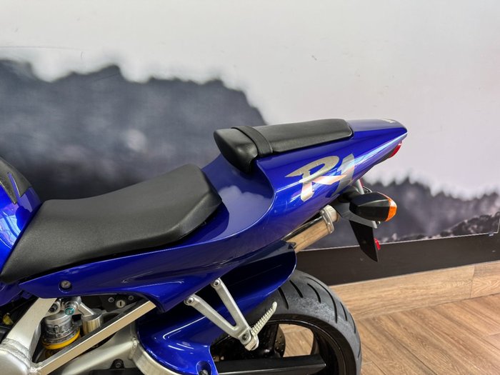 2001 Yamaha YZF-R1 BLUE