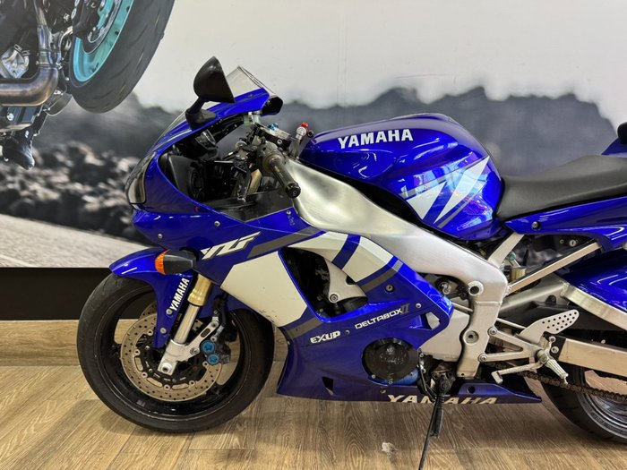 2001 Yamaha YZF-R1 BLUE
