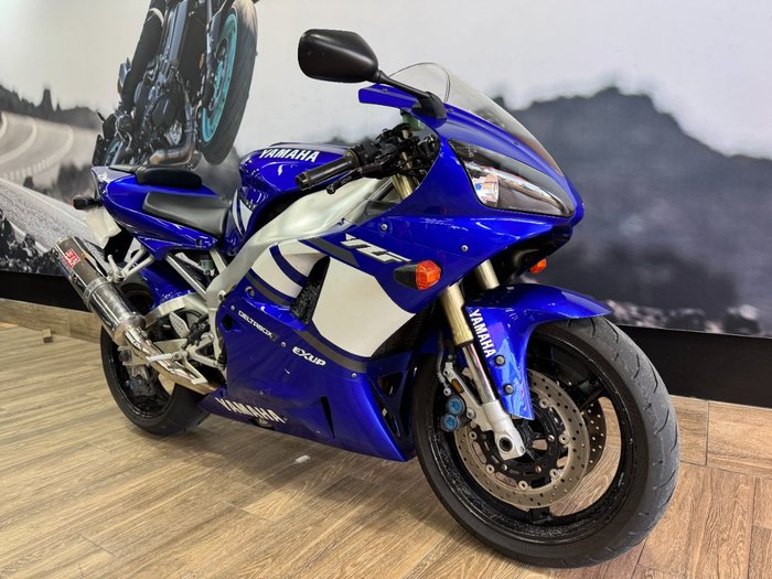 2001 Yamaha YZF-R1 BLUE