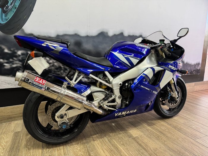 2001 Yamaha YZF-R1 BLUE