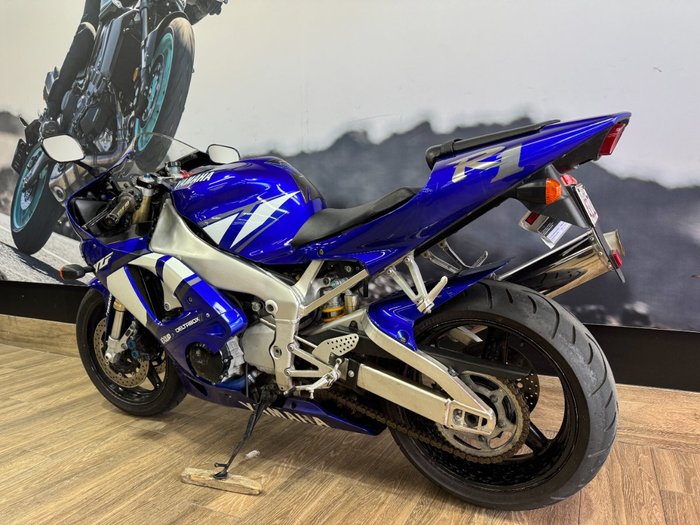 2001 Yamaha YZF-R1 BLUE