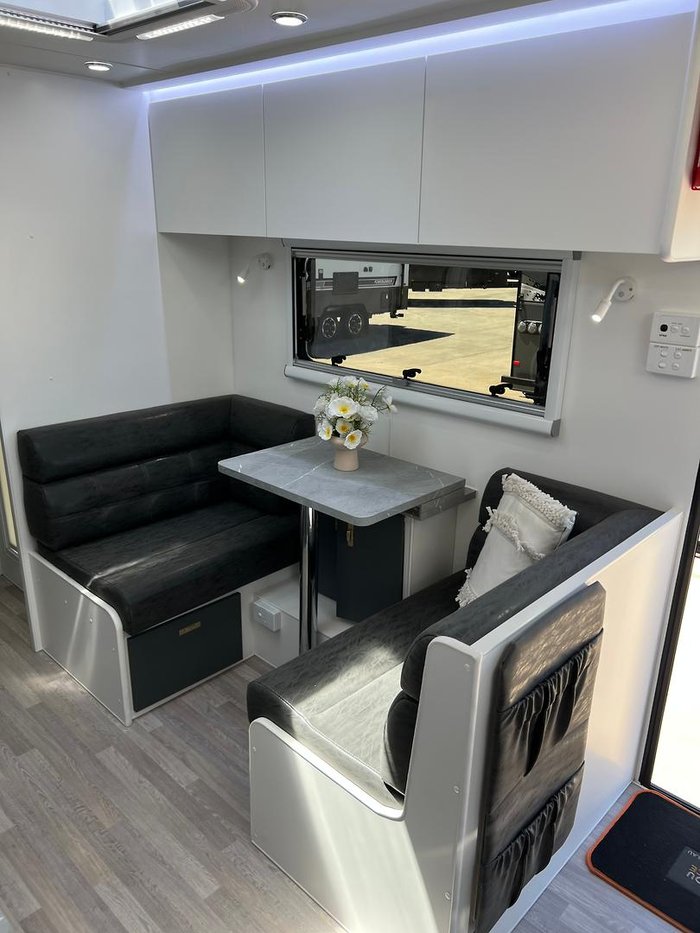 2025 Olympic Javelin X8 18'6''