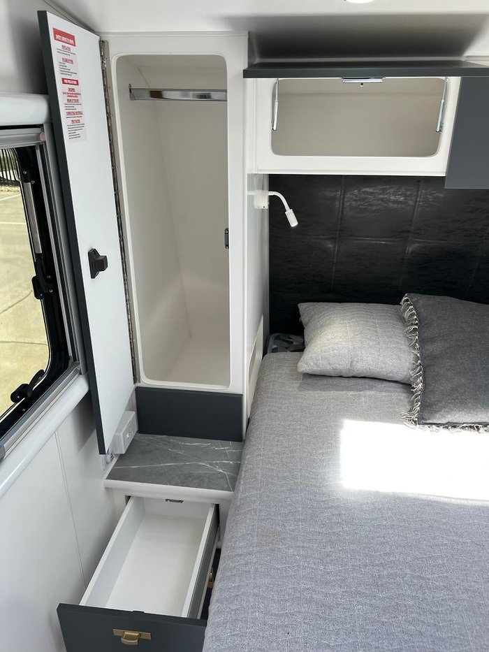 2025 Olympic Javelin X8 18'6''