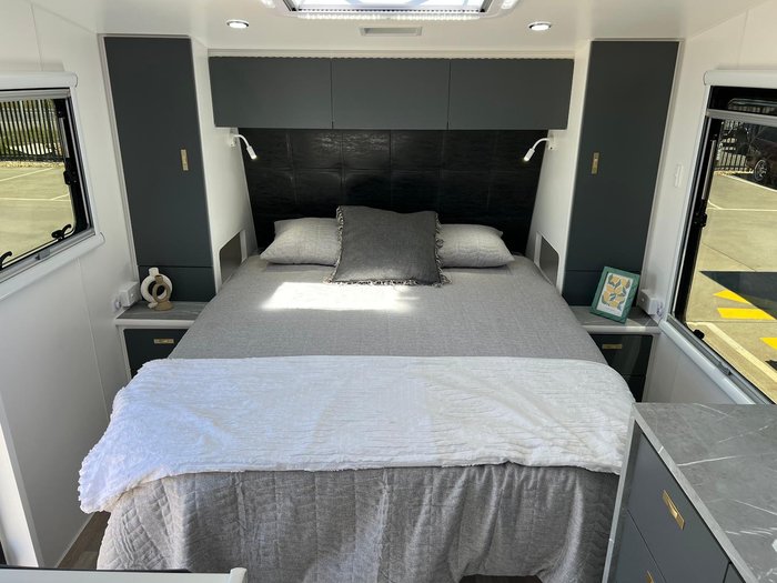 2025 Olympic Javelin X8 18'6''