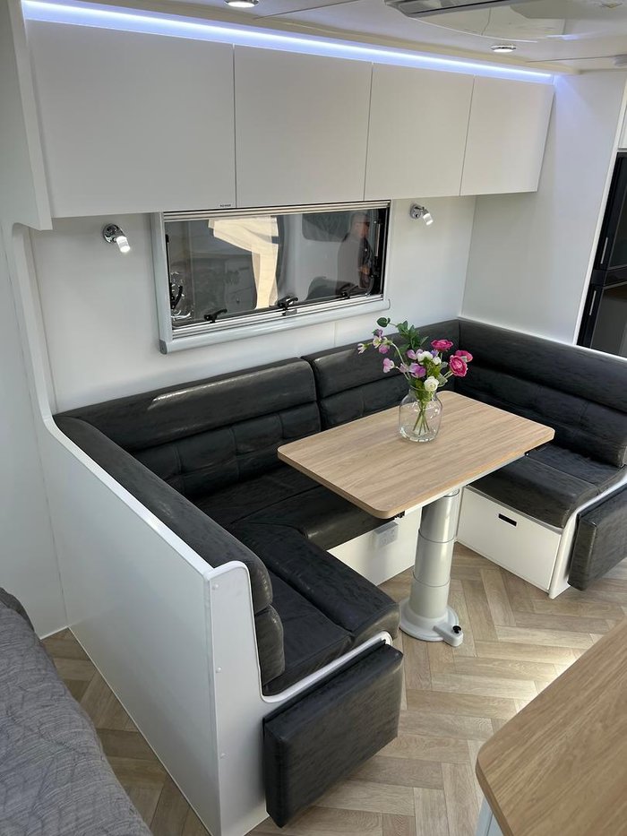 2025 Olympic Javelin X8 21'