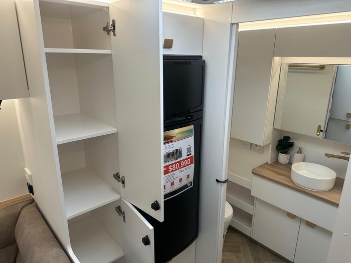 2025 New Age Caravans Manta Ray 19 Ft Er My26