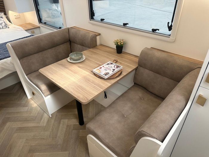 2025 New Age Caravans Manta Ray 19 Ft Er My26