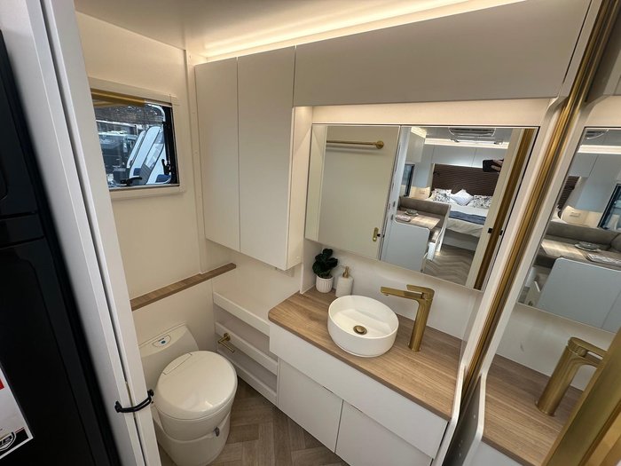 2025 New Age Caravans Manta Ray 19 Ft Er My26