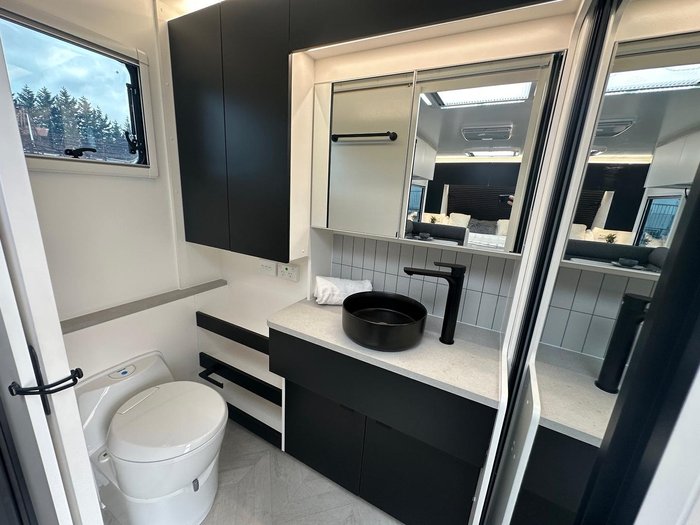 2025 New Age Caravans Manta Ray 18 Er My26