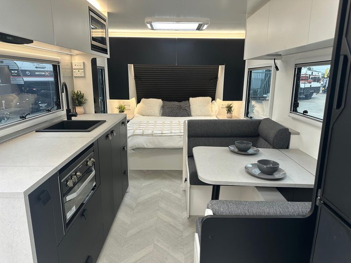 2025 New Age Caravans Manta Ray 18 Er My26