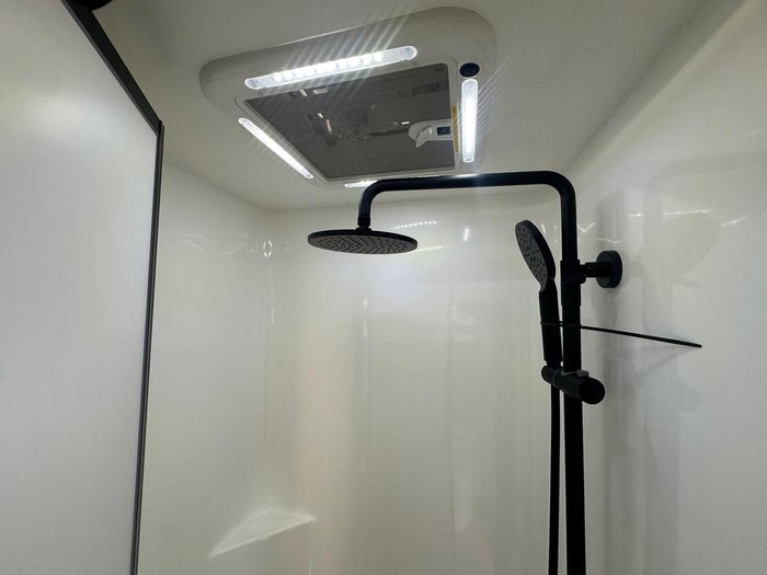 2025 New Age Caravans Manta Ray 18 Er My26