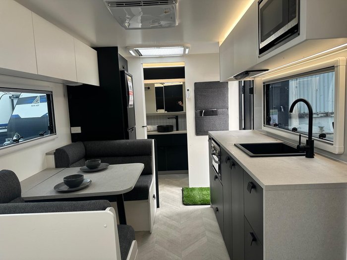 2025 New Age Caravans Manta Ray 18 Er My26