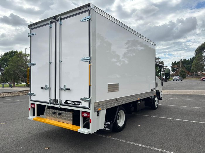 2025 Isuzu N Series NNR 45-150 Vanpack
