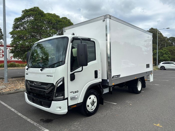 2025 Isuzu N Series NNR 45-150 Vanpack