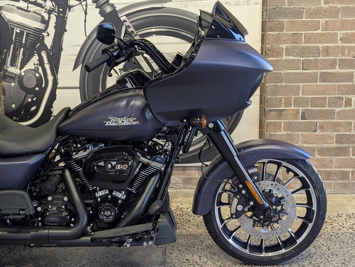 2025 Harley-Davidson Road Glide 3 (FLTRT) Trike Purple