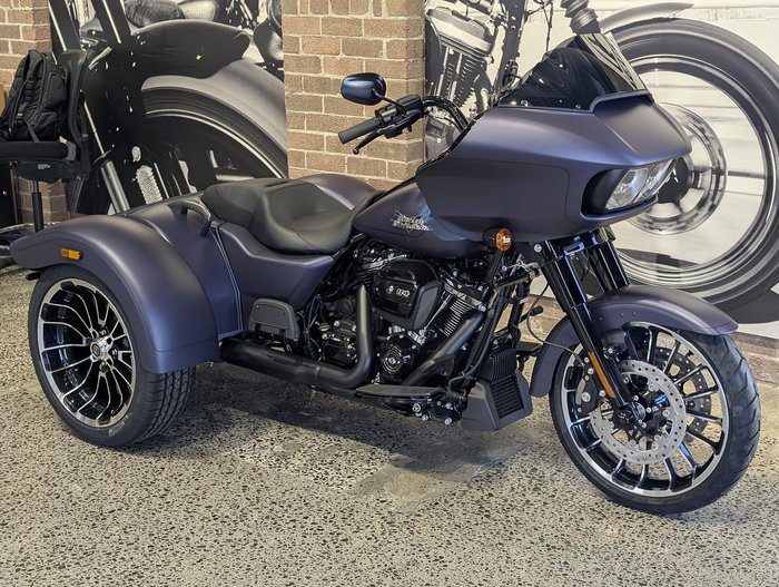 2025 Harley-Davidson Road Glide 3 (FLTRT) Trike Purple