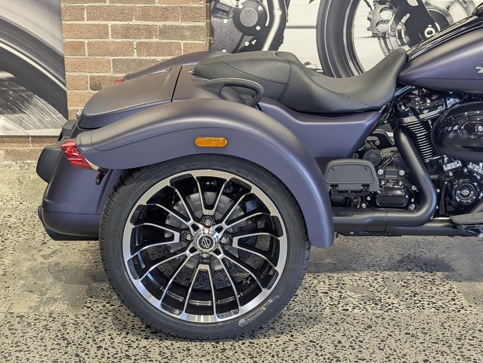 2025 Harley-Davidson Road Glide 3 (FLTRT) Trike Purple