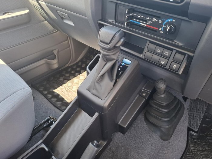 2025 Toyota Landcruiser GXL