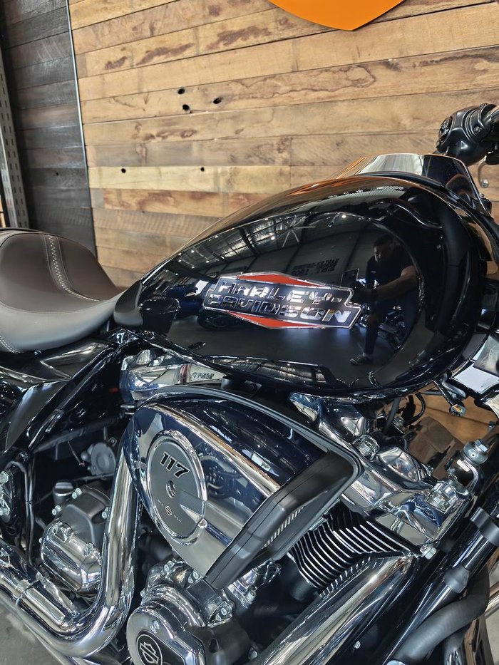 2025 Harley-Davidson Street Glide 117 (FLHX) Touring Black