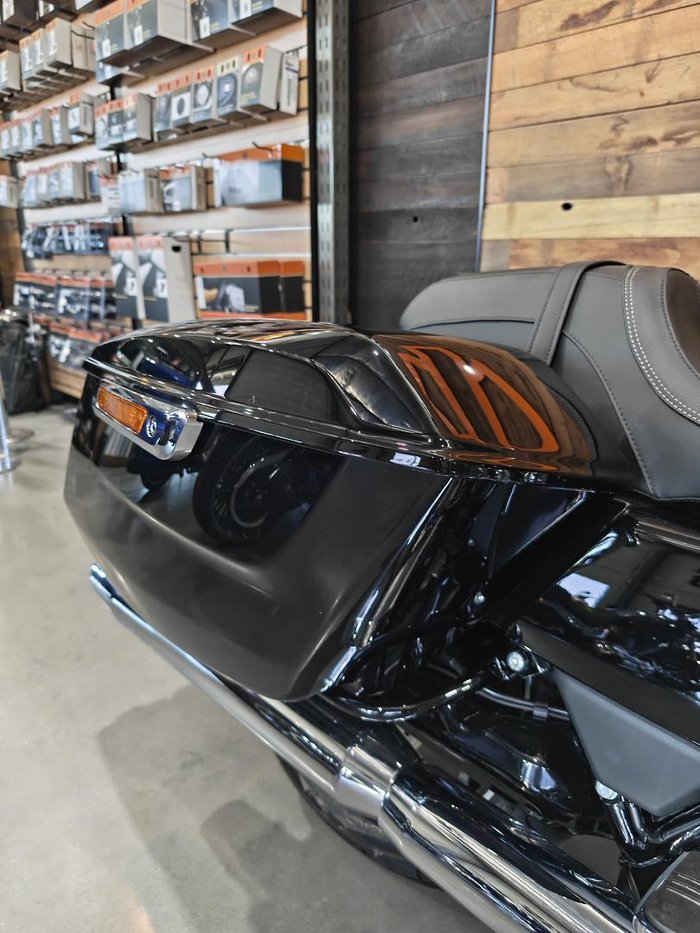 2025 Harley-Davidson Street Glide 117 (FLHX) Touring Black
