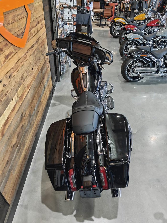 2025 Harley-Davidson Street Glide 117 (FLHX) Touring Black