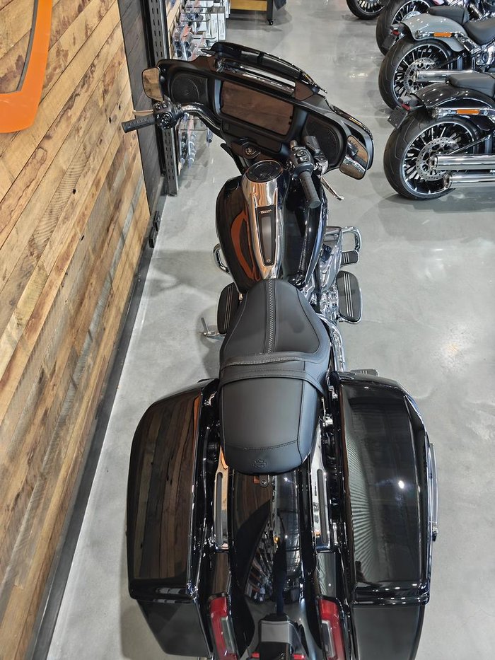 2025 Harley-Davidson Street Glide 117 (FLHX) Touring Black