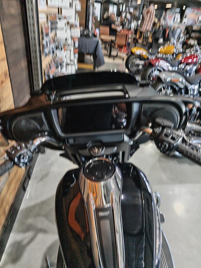 2025 Harley-Davidson Street Glide 117 (FLHX) Touring Black