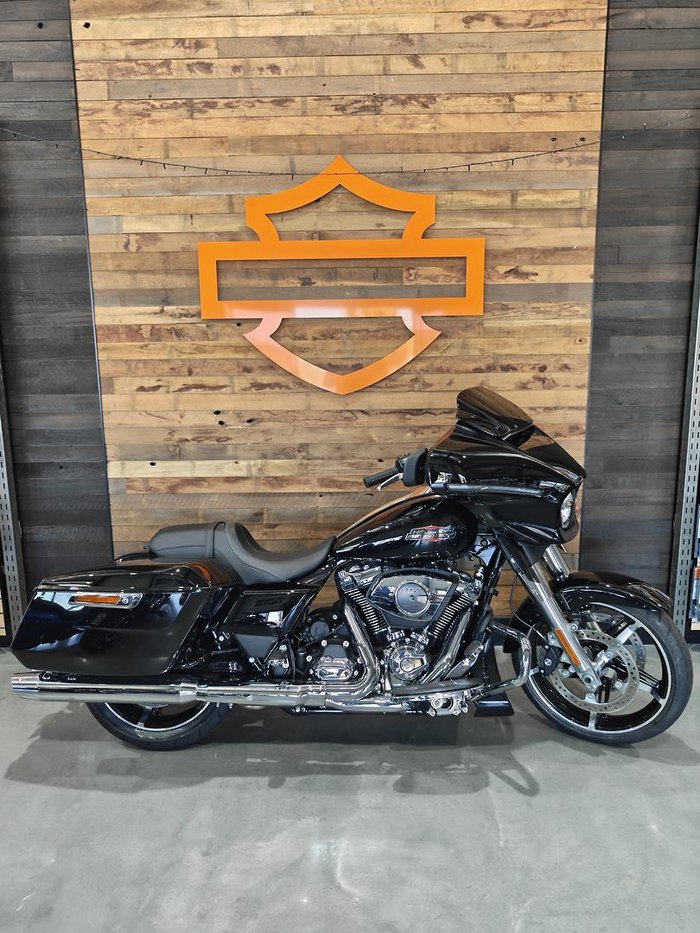 2025 Harley-Davidson Street Glide 117 (FLHX) Touring Black