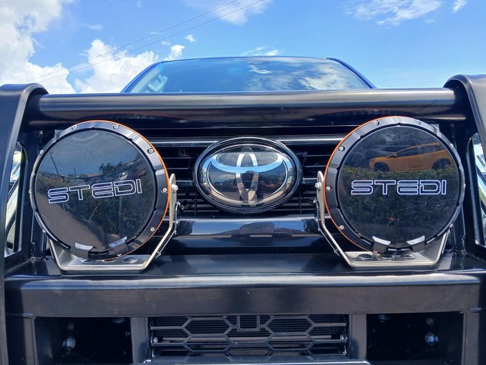 2022 Toyota Hilux SR5