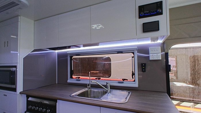 2025 Red Centre Kimberley Plus 206 (was $130,490 now $114,990)