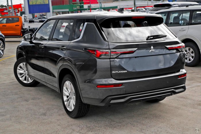 2025 Mitsubishi Outlander ES