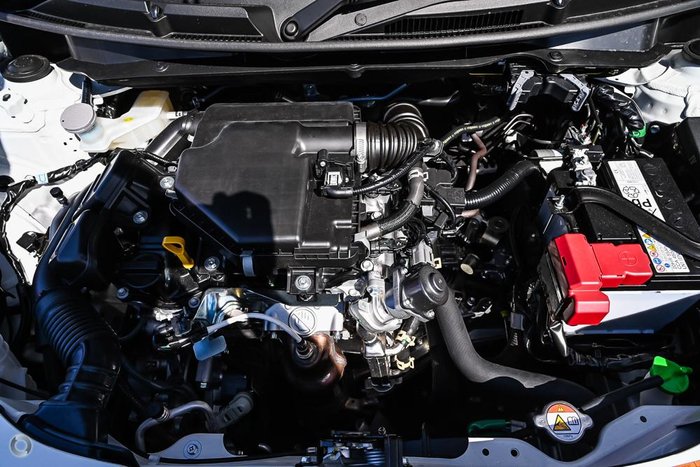 2025 Suzuki Swift Hybrid UZ Pure White