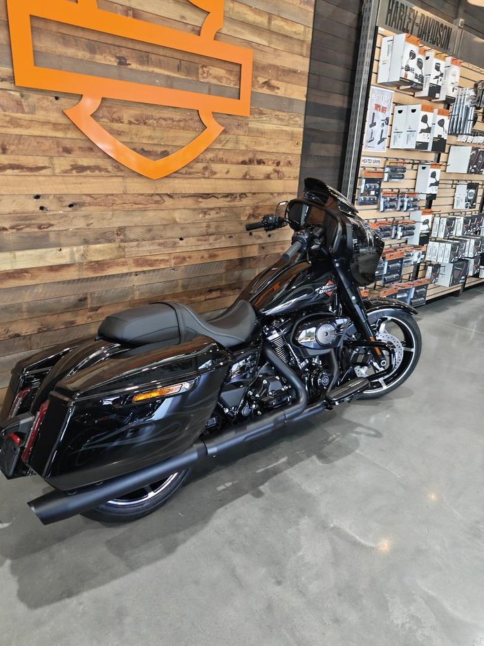 2025 Harley-Davidson Street Glide 117 (FLHX) Touring