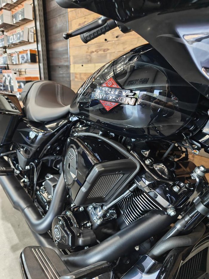 2025 Harley-Davidson Street Glide 117 (FLHX) Touring