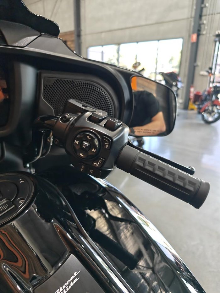 2025 Harley-Davidson Street Glide 117 (FLHX) Touring
