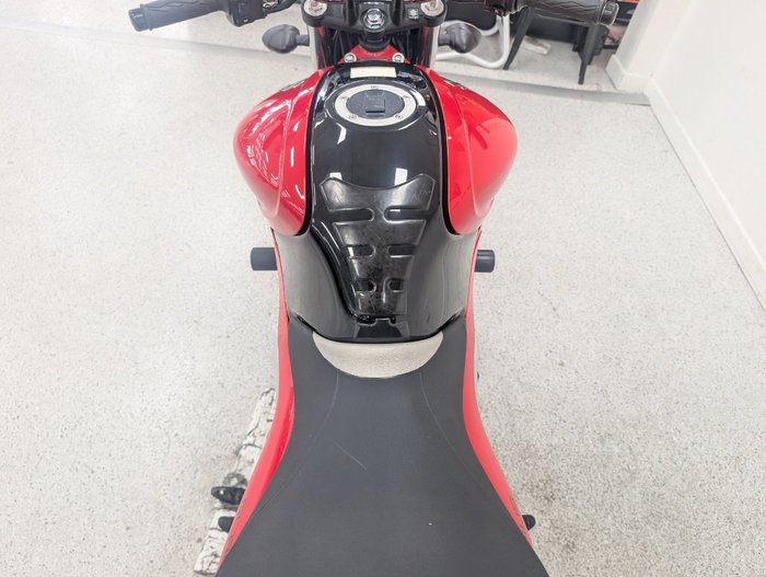 2009 Suzuki SFV650 GLADIUS Red