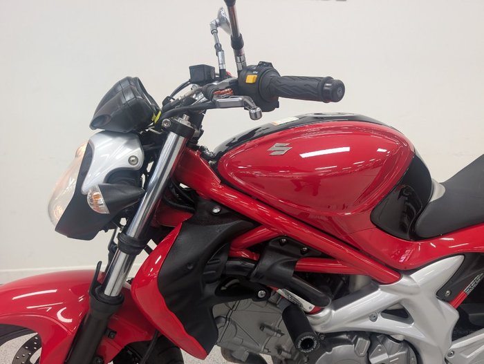 2009 Suzuki SFV650 GLADIUS Red