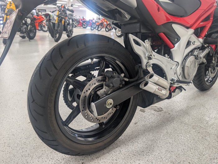 2009 Suzuki SFV650 GLADIUS Red