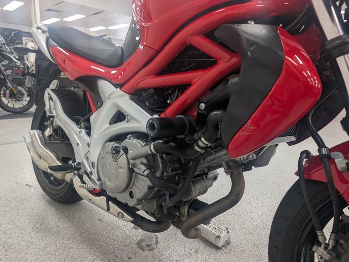 2009 Suzuki SFV650 GLADIUS Red