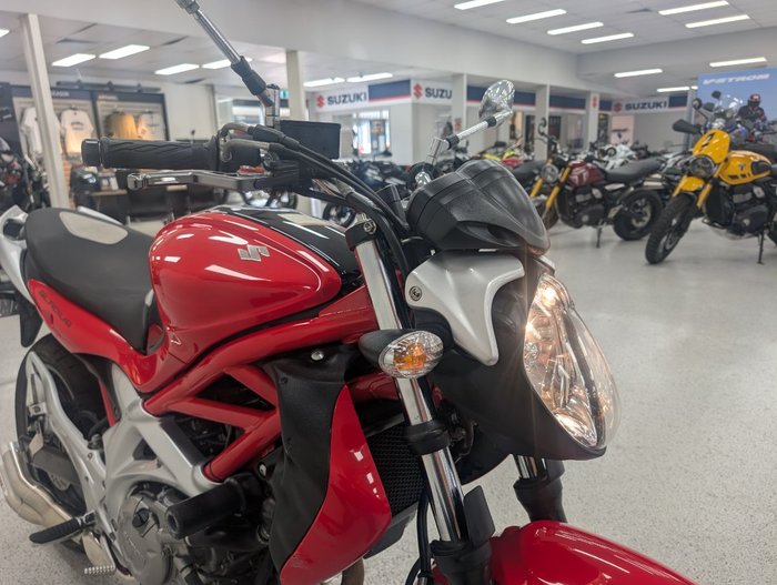 2009 Suzuki SFV650 GLADIUS Red