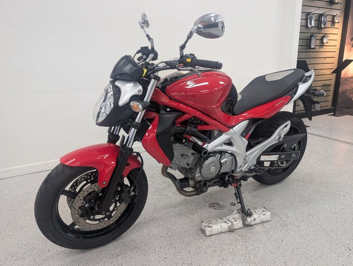 2009 Suzuki SFV650 GLADIUS Red