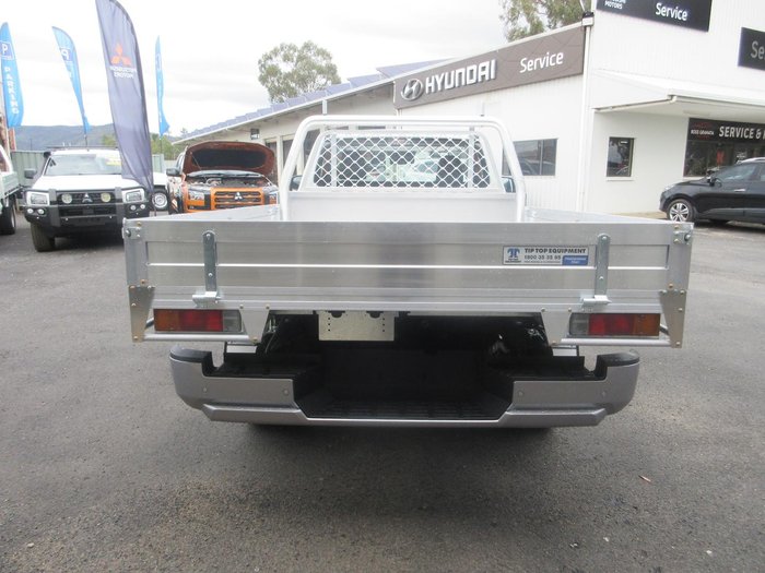 2025 Mitsubishi Triton GLX