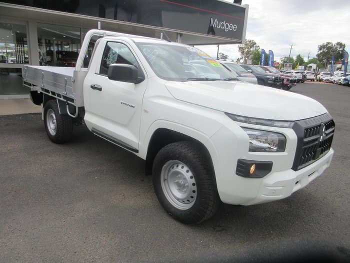 2025 Mitsubishi Triton GLX