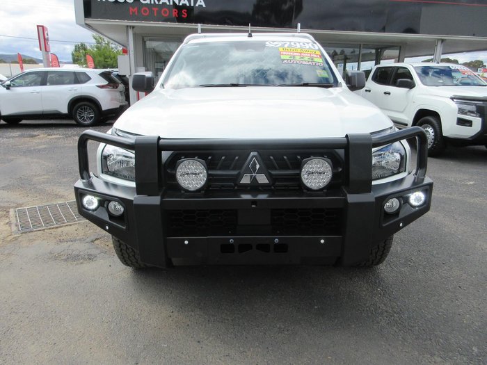 2025 Mitsubishi Triton GLX