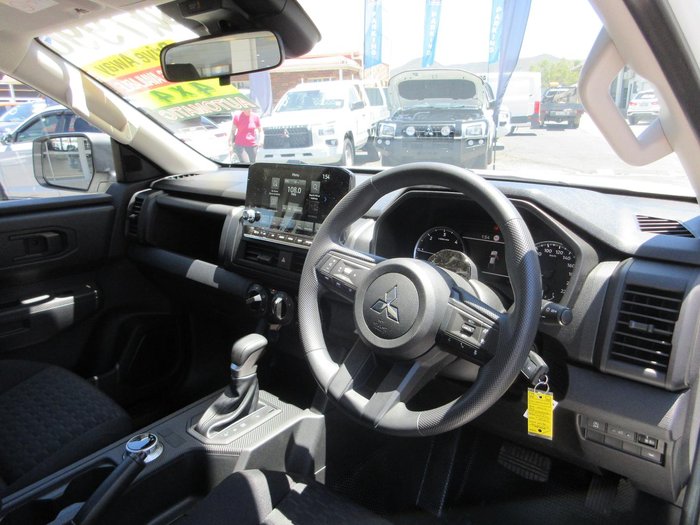 2025 Mitsubishi Triton GLX