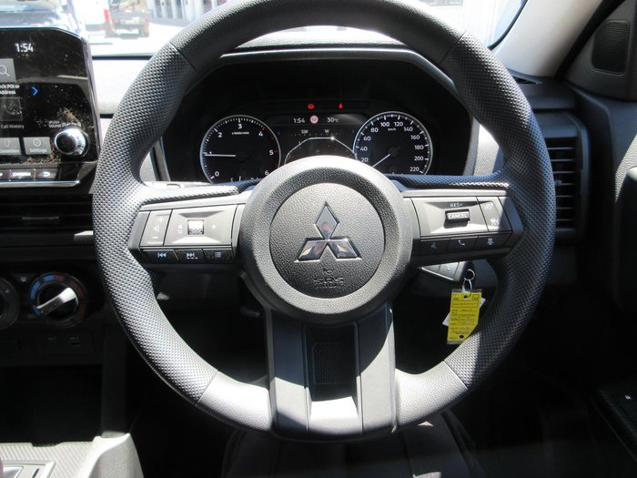 2025 Mitsubishi Triton GLX