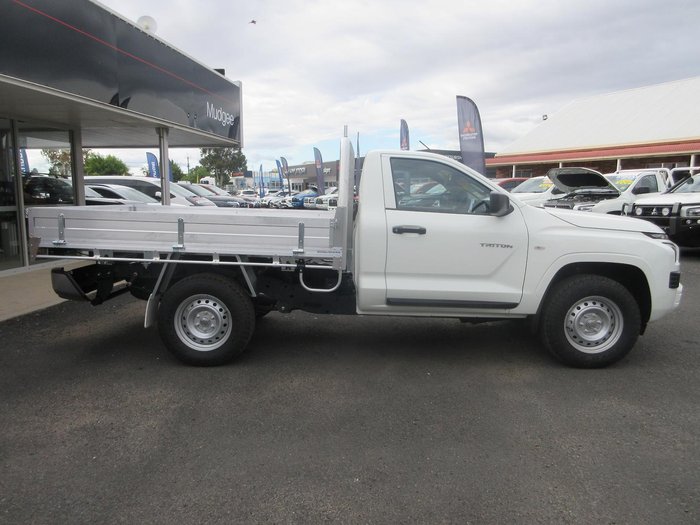 2025 Mitsubishi Triton GLX