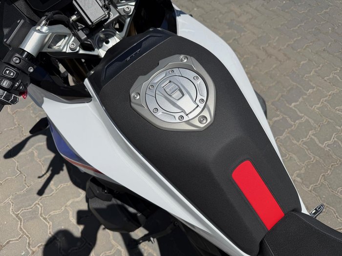 2025 BMW R 1300 RS Performance R 1300 White