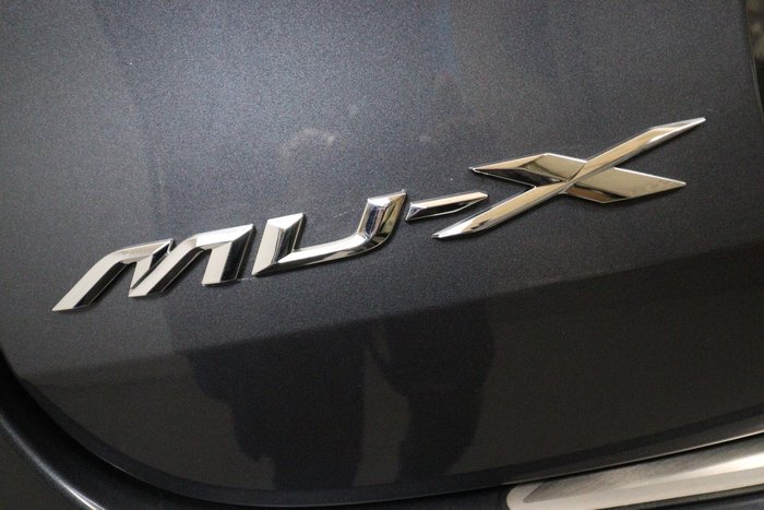 2022 Isuzu MU-X LS-M